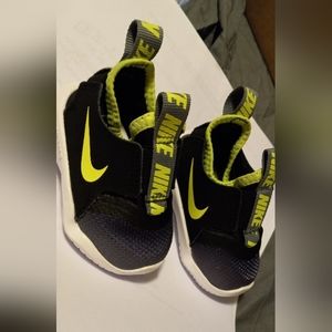Nike toddler 2c shoes
